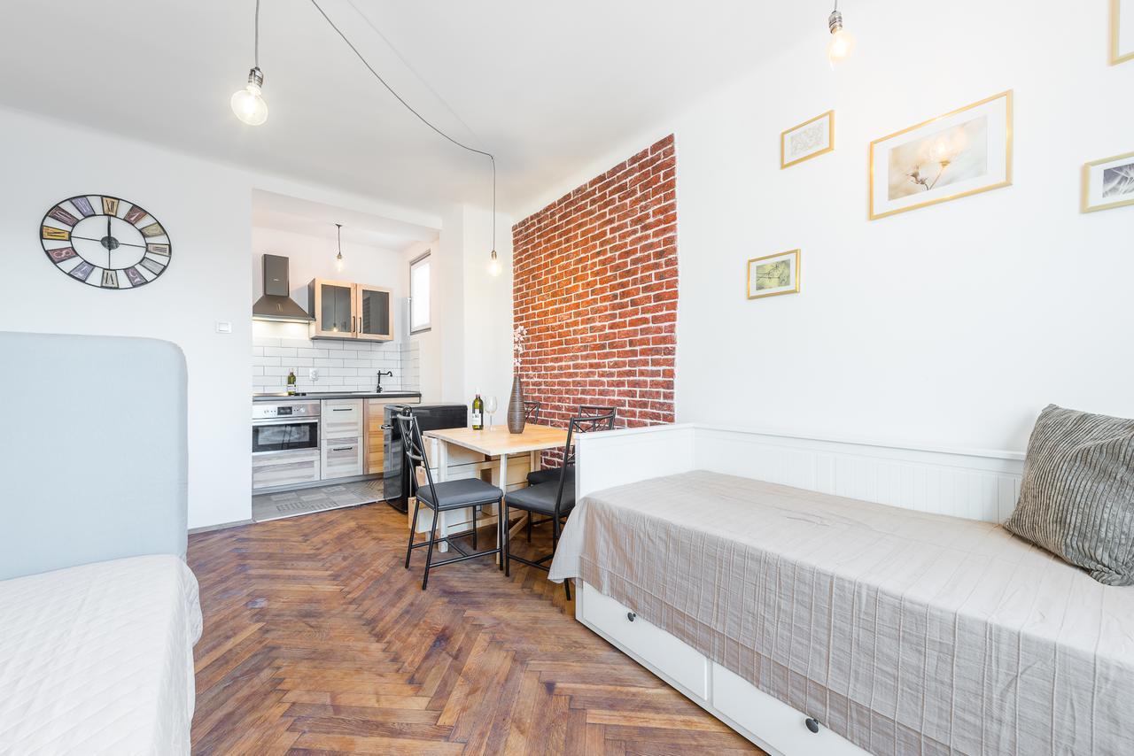 Bellagio Apartment B Прага Екстериор снимка