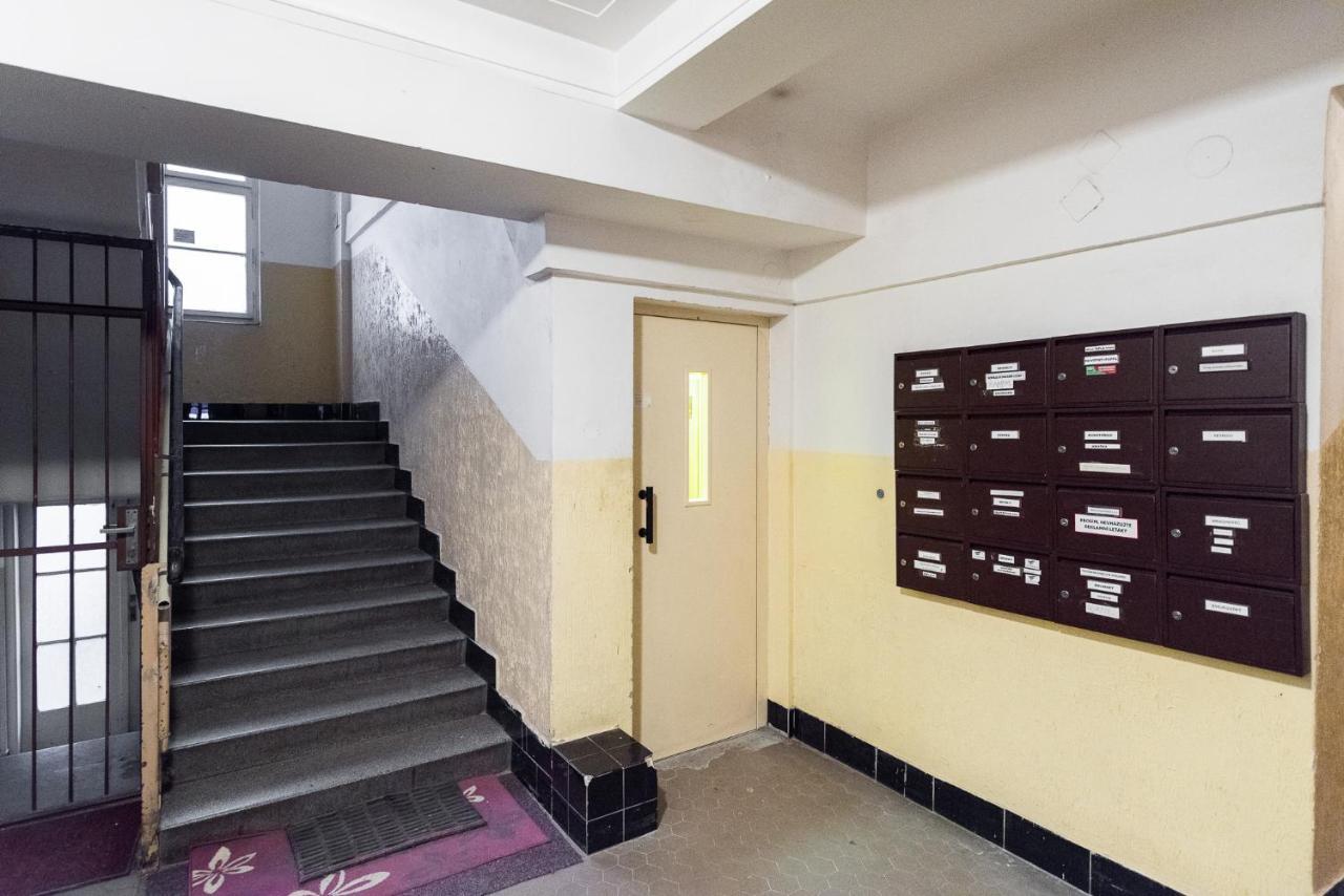 Bellagio Apartment B Прага Екстериор снимка