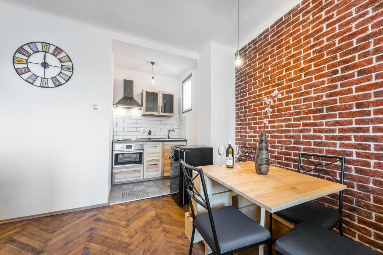 Bellagio Apartment B Прага Екстериор снимка